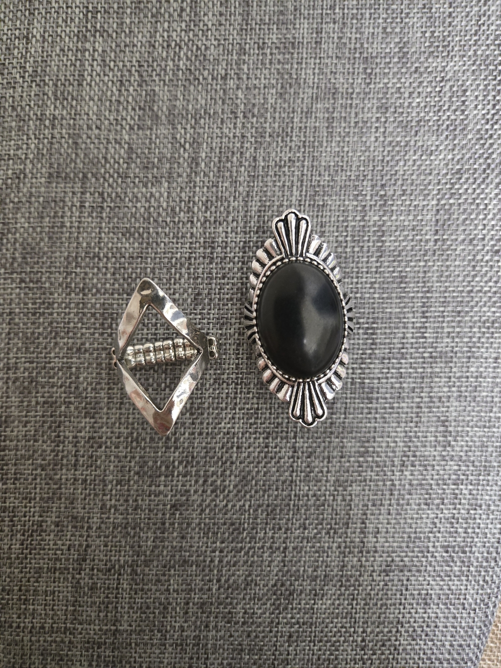 2pc Black Stone & Hammered Silver Tone Stretch Statement Rings